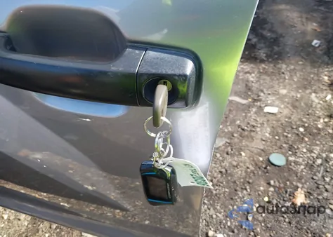 2010 Toyota Tundra Grade 4.6L V8 z USA, uszkodzony, nr VIN 5TFCM5F13AX001022